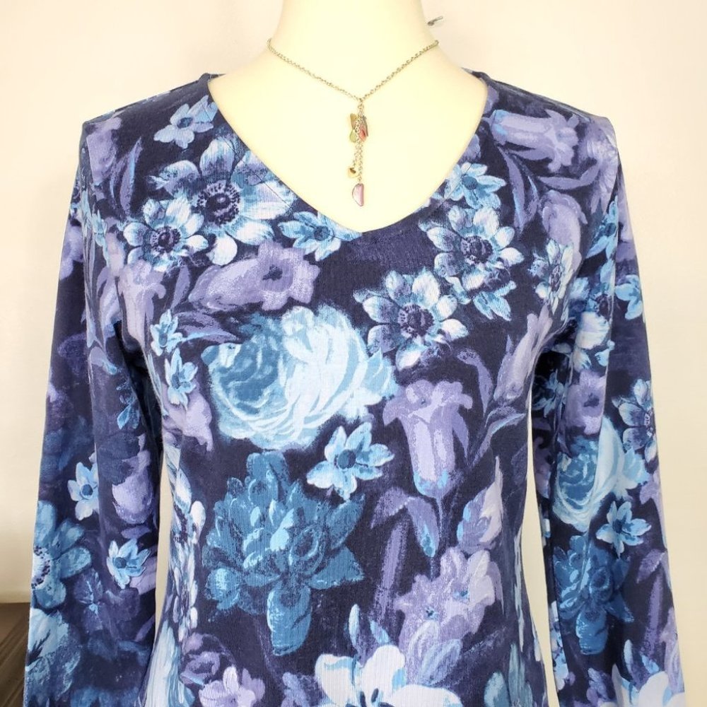 Isaac Mizrahi Blue Purple Floral Top Asymmetrical Hem NWOT Size S - Picture 2 of 8